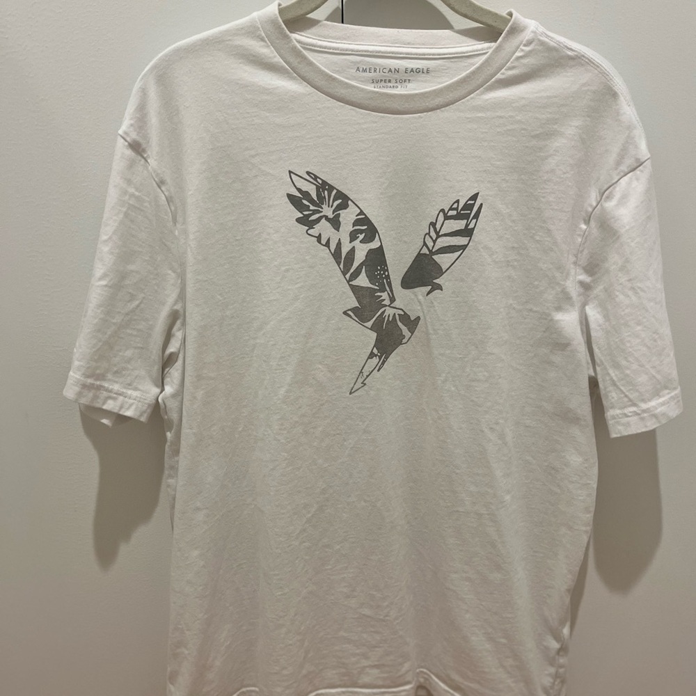 American Eagle Outfitters White Short Sleeve Tee